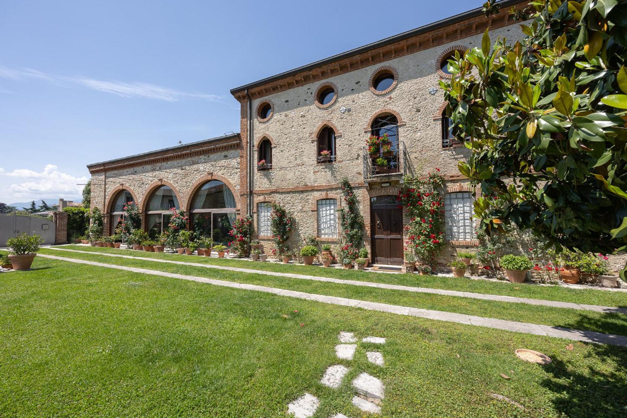 Locanda La Corte Dei Galli Carre Eksteriør bilde